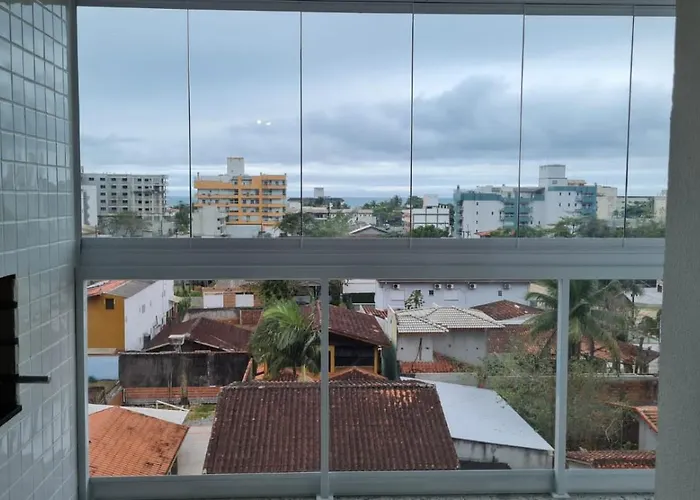 Apartamento praia das Toninhas 500 metros da Praia